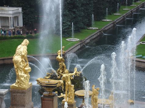 the fountains at Peterhof Palace: St. Petersburg, Russia | Peterhof ...