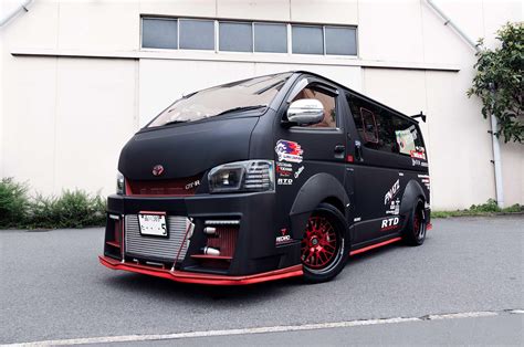 2016 Toyota HiAce Custom : r/JDM