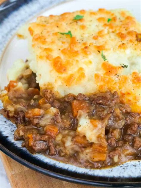 Cheesy Cottage Pie Recipe - Tastefully Vikkie