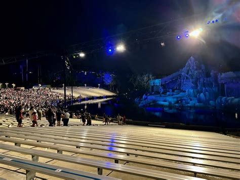 Skip The Line! Snag A Fantasmic Dining Package At Disney World (2023)