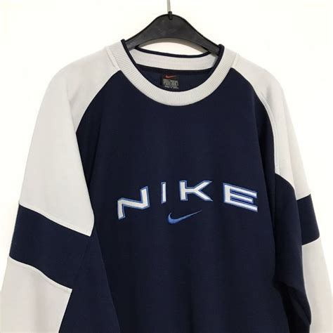 Vintage Nike sweater | Vintage nike sweatshirt, Retro outfits, Nike outfits