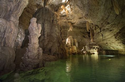 Natural Bridge Caverns hosting rarely offered tour of 'amazing' aquifer ...