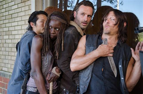 SDCC 2016: The Walking Dead Cast & Crew Talk Around Season 7, Character Relationships, & All ...