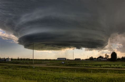 Stolen photo of a monster storm cloud is cool – but it wasn't taken in Omaha | News | omaha.com