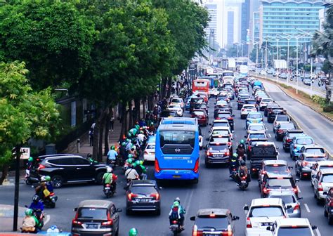 Kendaraan-Kendaraan Ini Didahulukan Saat di Persimpangan