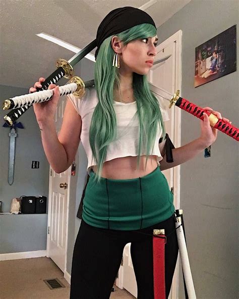 roronoa zoro cosplay - Pesquisa Google | One piece cosplay, Easy cosplay, Halloween costume anime