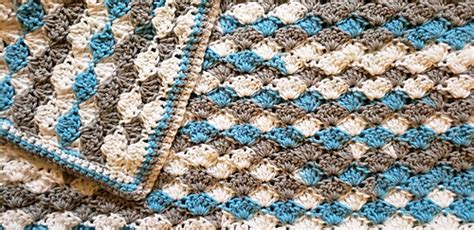 Ravelry: Solid Shell Stitch Blanket pattern by Rhondda Mol (Oombawka Design)