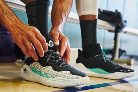 Steph Curry Debuts New Under Armour Curry 11 | Hypebeast