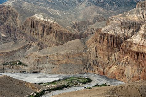 A walk through the Kingdom of Mustang (Nepal) — Gilles Sabrié