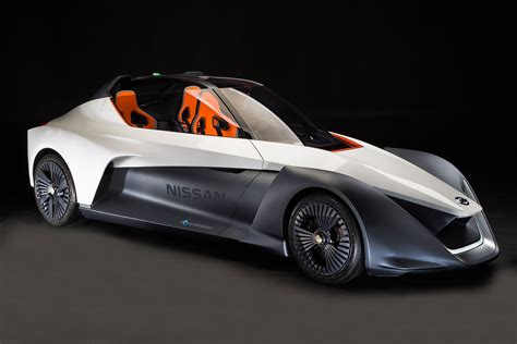 Nissan BladeGlider Electric Sports Car: Pointy, but Powerful - 95 Octane