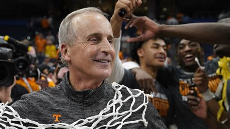 Tennessee extends men's basketball coach Rick Barnes’ contract through ...