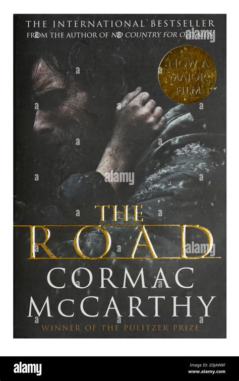 Book cover "The Road" by Cormac McCarthy Stock Photo - Alamy