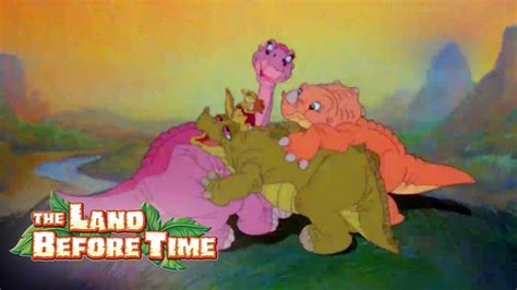 Littlefoot reunites with best friends! | The Land Before Time - YouTube