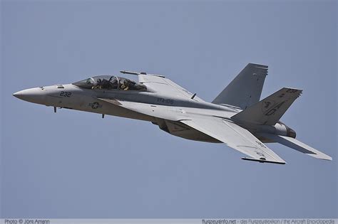 McDonnell Douglas / Boeing F/A-18E / F Super Hornet - Specifications ...