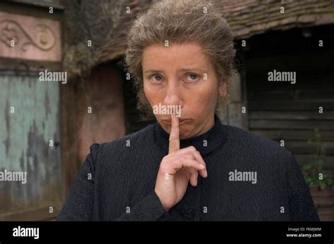 Emma thompson nanny mcphee hi-res stock photography and images - Alamy