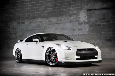 Awesome white R35 GTR