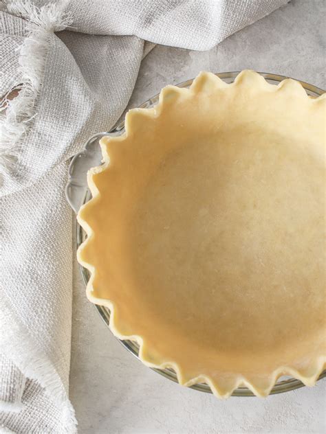 Buttery Flaky Pie Crust Recipe / Short Crust Pastry - Recipes by Carina