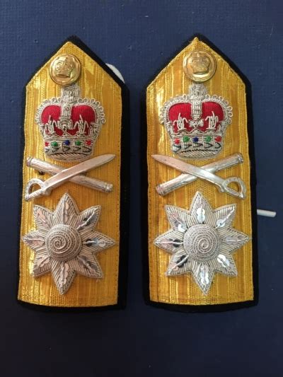 ROYAL NAVY REAR ADMIRAL SHOULDER BOARDS - Quarterdeck Medals & Militaria