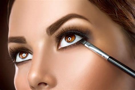 Improve Your Makeup Skills with Our Makeup for Dark Eyes Now