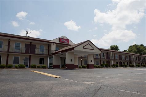 RED ROOF INN & SUITES JACKSON, TN $72 ($̶8̶9̶) - Updated 2022 Prices ...