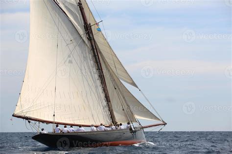 sailing boat race 8933862 Stock Photo at Vecteezy