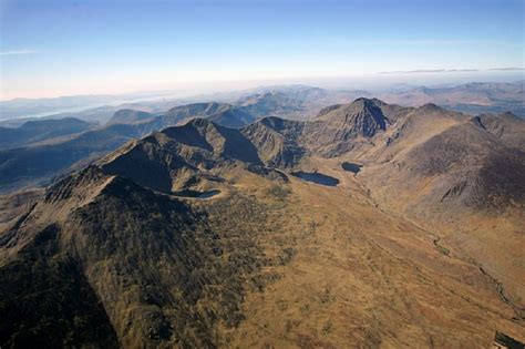 MacGillycuddy’s Reeks and Carrauntoohil, Entire Mountain Range Walk ...