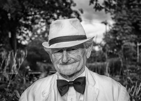 Free picture: elderly, portrait, monochrome, man, photo model, person, tree, outdoor