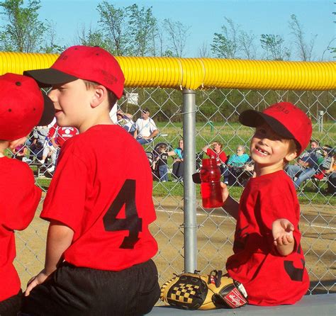 Basic Pitching Rules and Techniques for Little League Baseball - HowTheyPlay