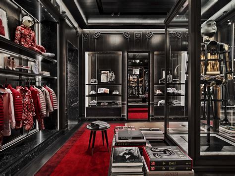 Moncler store, the label’s identity - IFDM