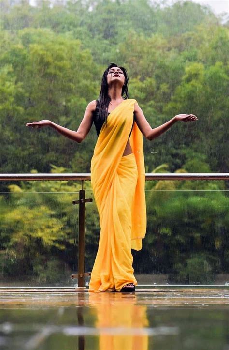 Photo Poses For Ladies In Saree - Photography Subjects