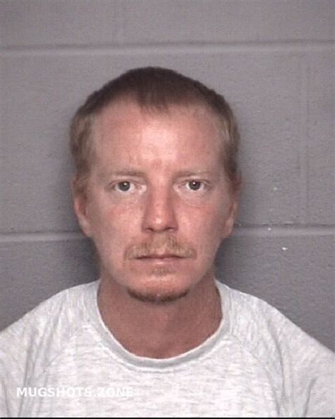 THOMAS ROBERT JAMES 08/18/2022 - Suffolk Mugshots Zone