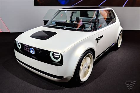 Honda’s Urban EV Concept is even more adorable in the flesh - The Verge