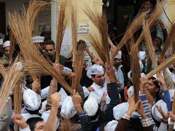 Aam Aadmi Party now a recognised party, broom to be reserved symbol ...