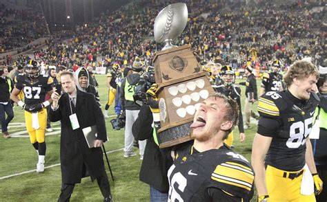 NCAA Football Highlights: Iowa blasts Nebraska 40-10 — 11/25/2016