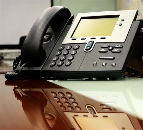 What are the Different Types of Business Telephone Systems?