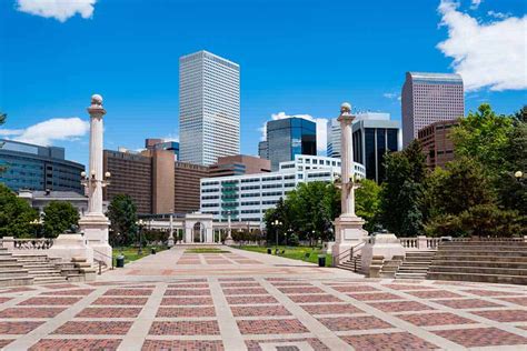 Downtown Denver: What to See & Do + Where to Eat, Drink & Stay