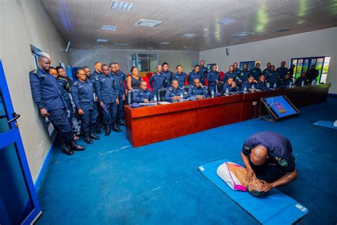 All the 35 Police Officers have started a specific training on first aid giving. - Umurava News