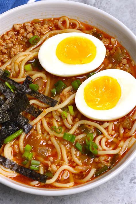 15 Easy Ramen Noodle Recipes (Best Ramen Recipes) - IzzyCooking