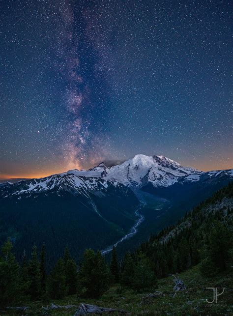 Summer Milky Way From Sunrise, Mt. Rainier NP : r/Seattle