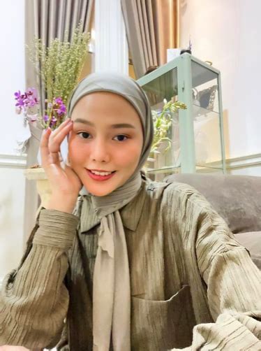 Kini Tampil Beda, Intip Penampilan Terbaru Dara Arafah Kenakan Hijab