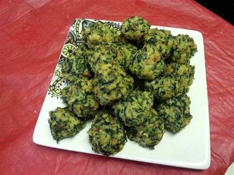 Spinach Balls: so yummy and easy! 1 box of Stove Top stuffing mix 1 bag ...