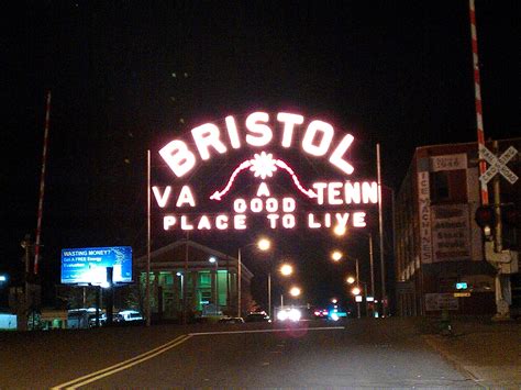 Bristol Virginia-Tennessee Slogan Sign - Clio