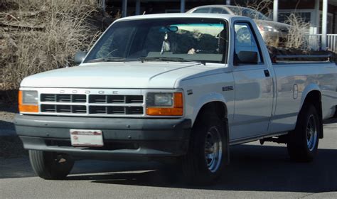 1991 Dodge Dakota Reg. Cab 6.5-ft. Bed 2WD Specs and VIN Numbers - AutoDetective.com