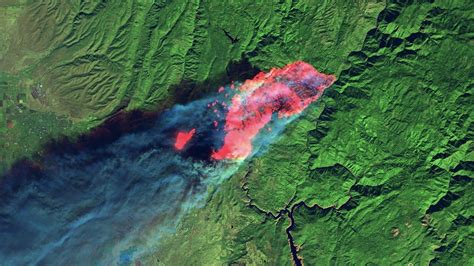 California's Deadliest Fire Is Seen Engulfing Paradise in 'Astonishing' Satellite Images | Live ...