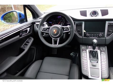 2018 Porsche Macan Sport Edition Black Dashboard Photo #130713837 | GTCarLot.com