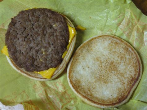 Review: McDonald's - Cheeseburger