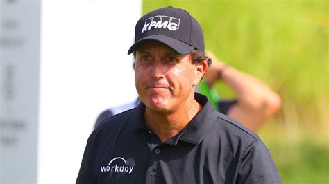 Phil Mickelson gets into Twitter spat with former PGA Tour pro over golf world rankings ...