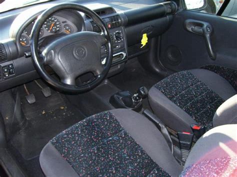 OPEL TIGRA - opel-tigra_interior_2.jpg