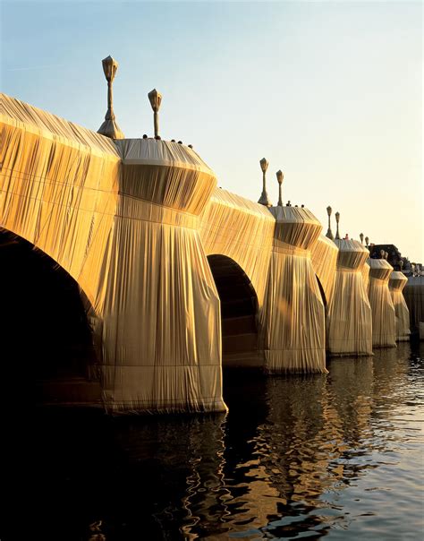 Christo and Jeanne-Claude | Projects | The Pont Neuf Wrapped