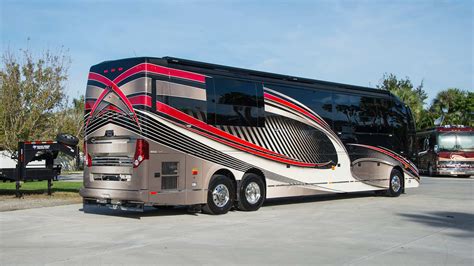 Liberty-Coach-804-Exterior-4-Gallery - Custom Luxury Motorcoach